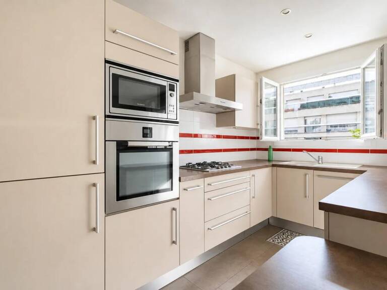 Appartement de 3 pièces de 63 m² situé à Paris 17e — photo 1