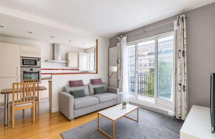 Appartement de 3 pièces de 63 m² situé à Paris 17e — photo 2