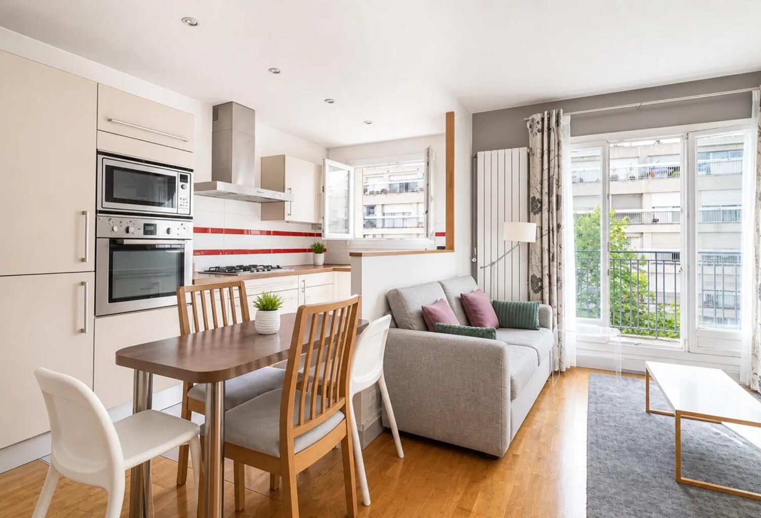 Appartement de 3 pièces de 63 m² situé à Paris 17e — photo 1