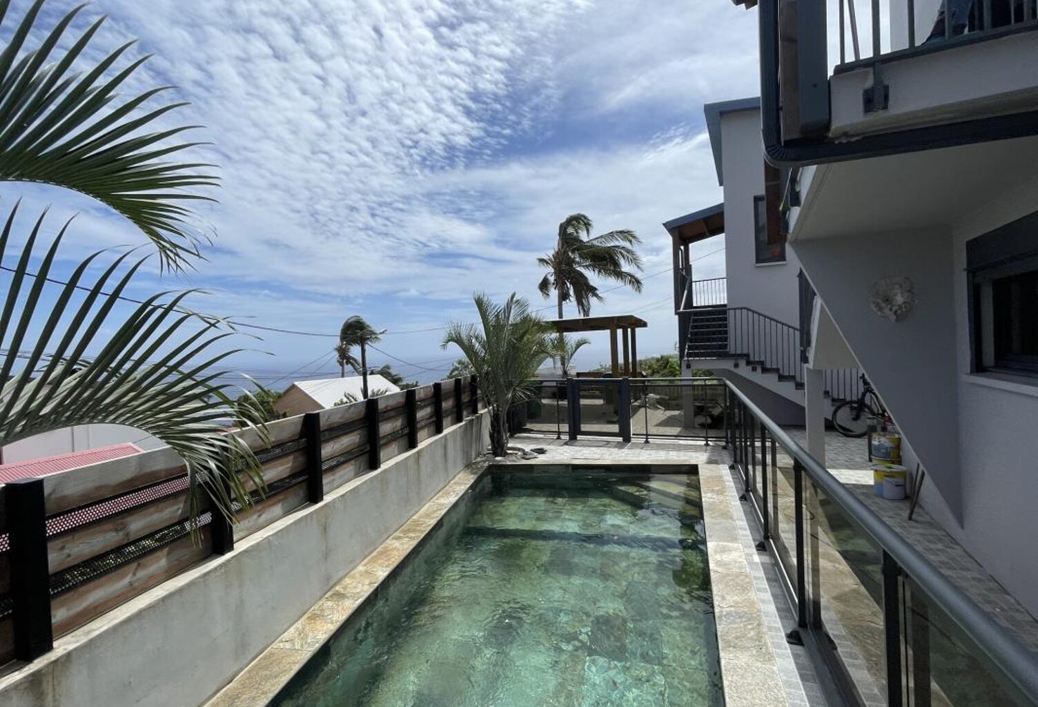 F2 meublé de 31 m2 avec piscine sur Petite île — photo 1