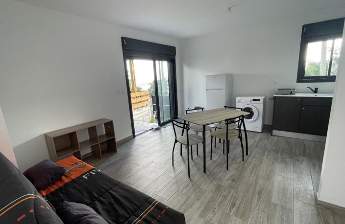 F2 meublé de 31 m2 avec piscine sur Petite île — photo 3