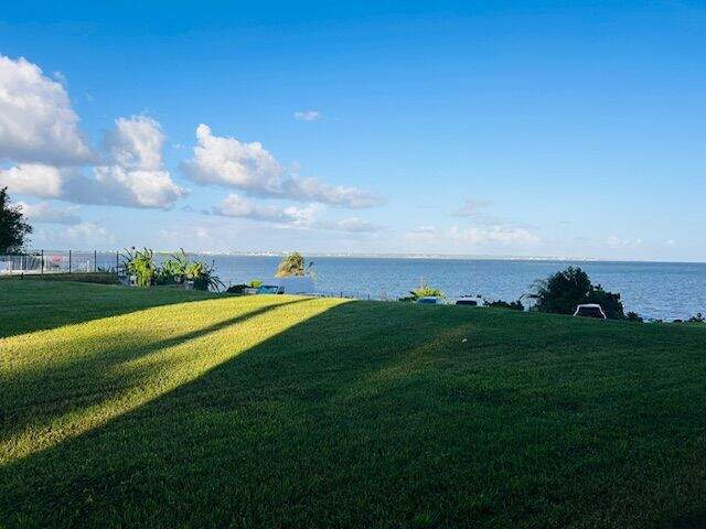 Appartement À Vendre T2 Vue Mer Résidence Sécurisée avec Piscine — photo du bien