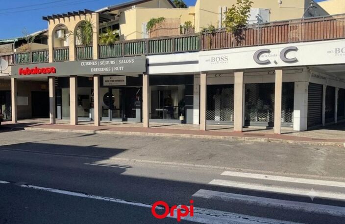 ORPI SAINT GILLES LES BAINS - Bien Commercial À Vendre — photo 2