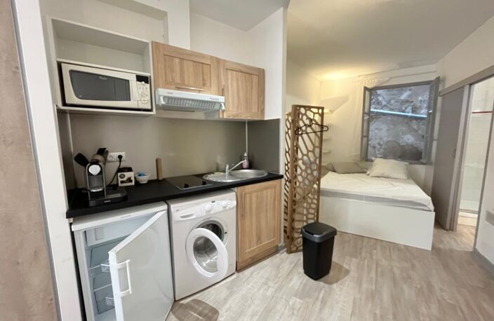 Avignon, Intra muros, Immeuble de rapport 4 appartements et 1 local commercial — photo 3