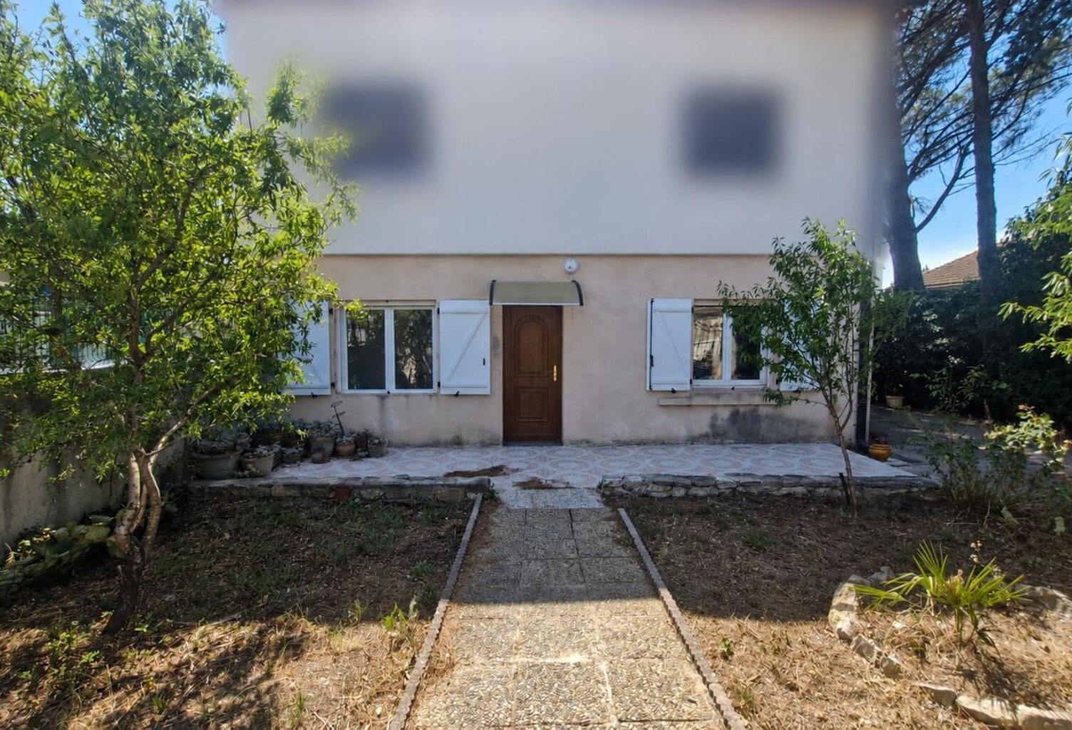 Appartement À Vendre au rez-de-chaussée 98 m², 3 chambres, jardin et garage privatif — photo 1
