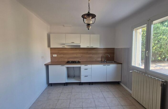 Appartement À Vendre au rez-de-chaussée 98 m², 3 chambres, jardin et garage privatif — photo 3