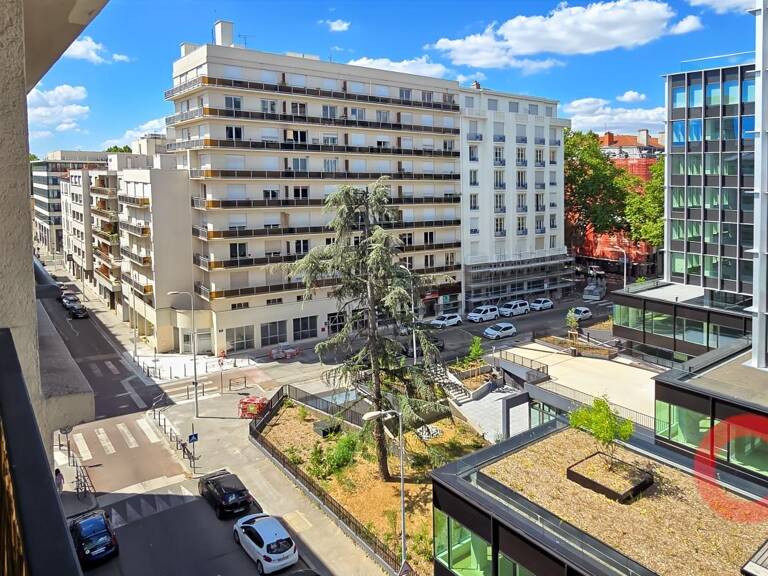 Appartement À Vendre - Secteur Préfecture / Rue Vendôme — photo 1