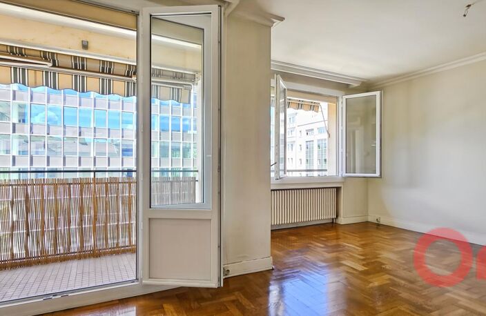 Appartement À Vendre - Secteur Préfecture / Rue Vendôme — photo 3