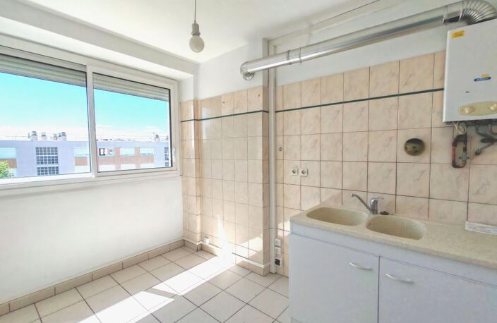 Croix-Luizet - T3 lumineux de 64 m² – Dernier étage avec balcon et vue dégagée — photo 5