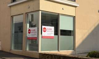 Commerce  55 m² à louer à Écully (69130)