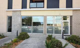 Commerce  107 m² à louer à Écully (69130)