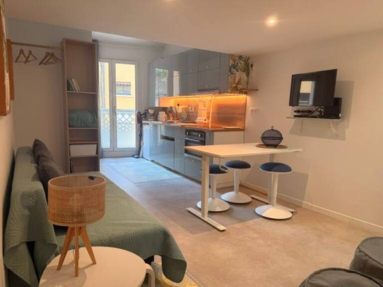 TRIPLEX MEUBLÉ ET ATYPIQUE AVEC GARAGE PRIVATIF ET CLIMATISATION NEUF ET HYPER ÉQUIPÉ SURFACE AU 53M² — photo 1