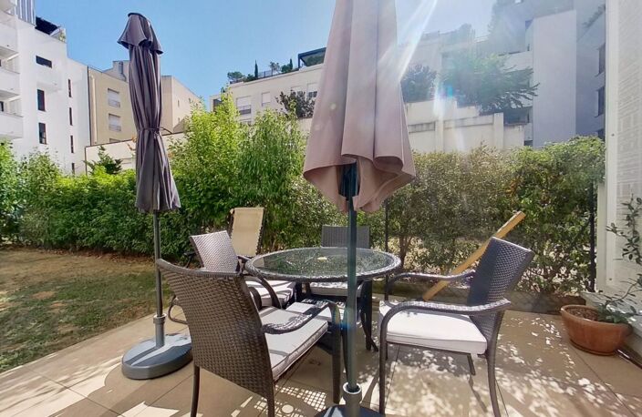 Appartement -T3- Rez-de-Jardin-Lyon 06 — photo 2