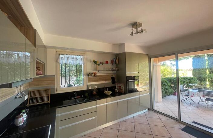 A VENDRE LA SEYNE SUR MER 83500 QUARTIER SUD VILLA D'ARCHITECTE INDIVIDUELLE — photo 4
