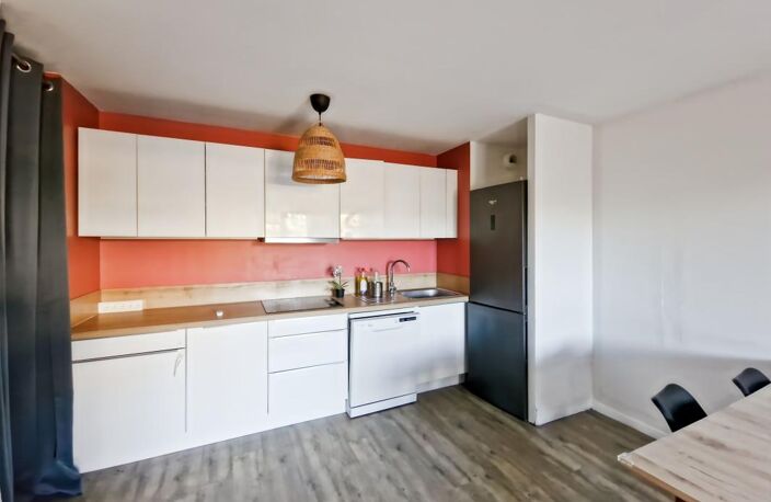 Exclusivité - Appartement À Vendre — photo 2