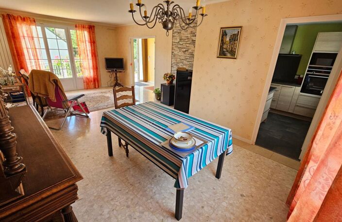 Houdan / Maison de plain-pied au calme avec commodités à pied / 3 chambres — photo 3