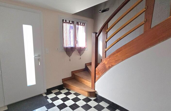Maison de ville de type 6, jardin et garage privatif sur un terrain de 450 m² — photo 4