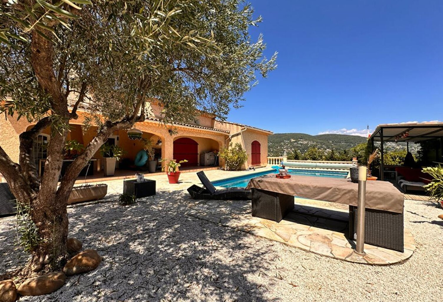 DRAGUIGNAN  VILLA PROVENÇALE - VUE DÉGAGÉE - CALME ABSOLU - 499 000 — photo 1