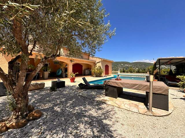 DRAGUIGNAN  VILLA PROVENÇALE - VUE DÉGAGÉE - CALME ABSOLU - 499 000 — photo du bien