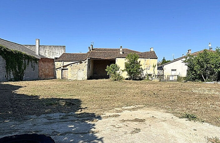 Terrain constructible La Ronde 939 m2 centre village — photo 3