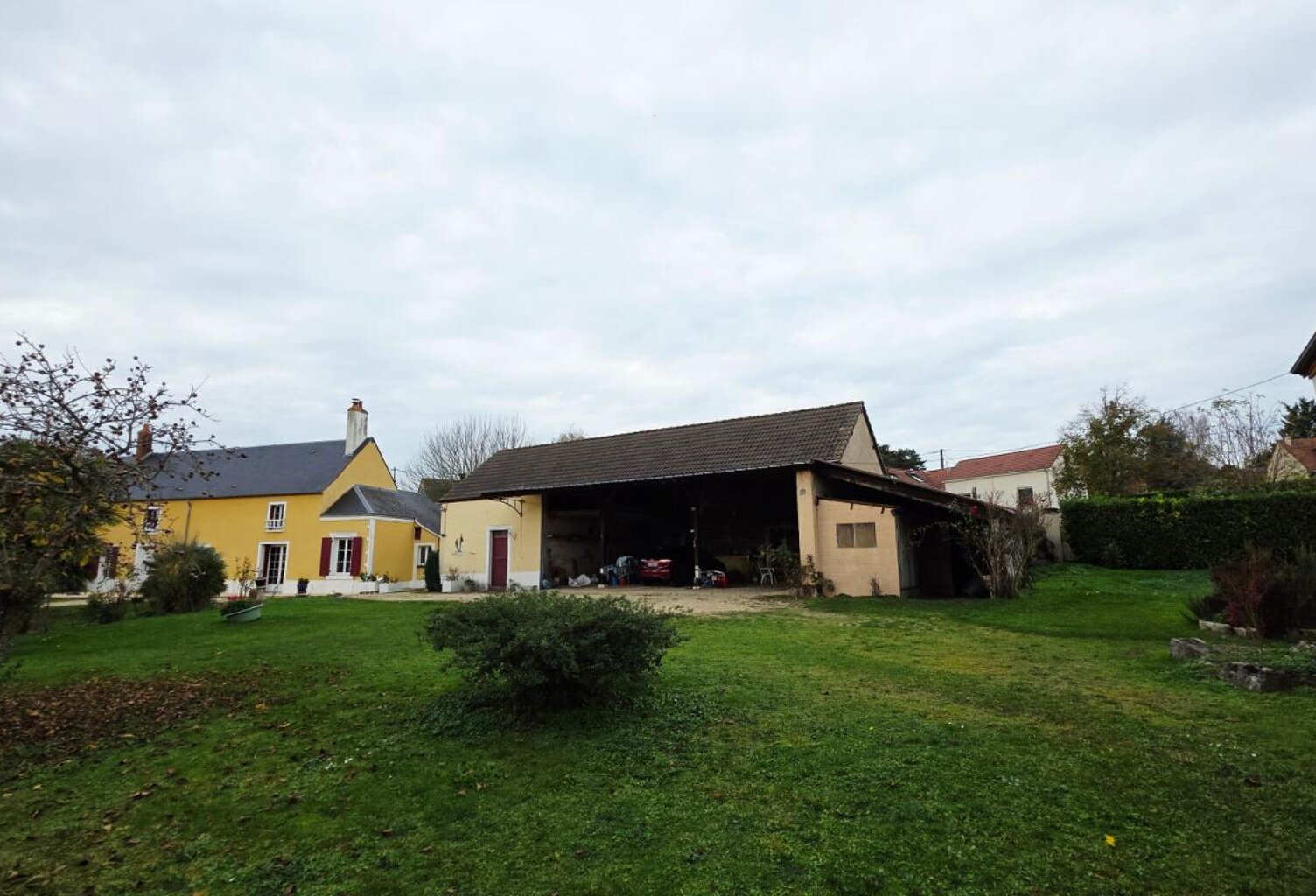 QUINCY MAISON DE 188M² 7 PIECES 5 CHAMBRES DEPENDANCES GARAGE — photo 1