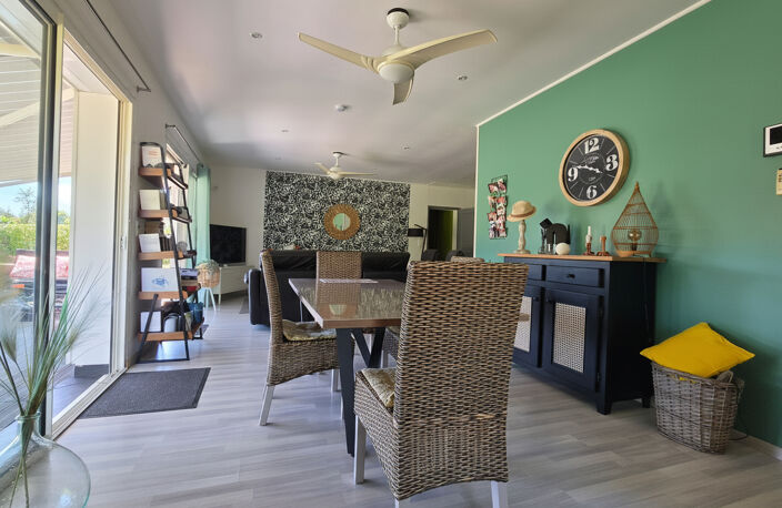 Maison de plain-pied ,7 500 m² de terrain arboré, garage, annexe — photo 4