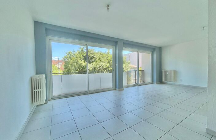 Location appartement 3 pièces 74 m² à Valence (26000) — photo 3