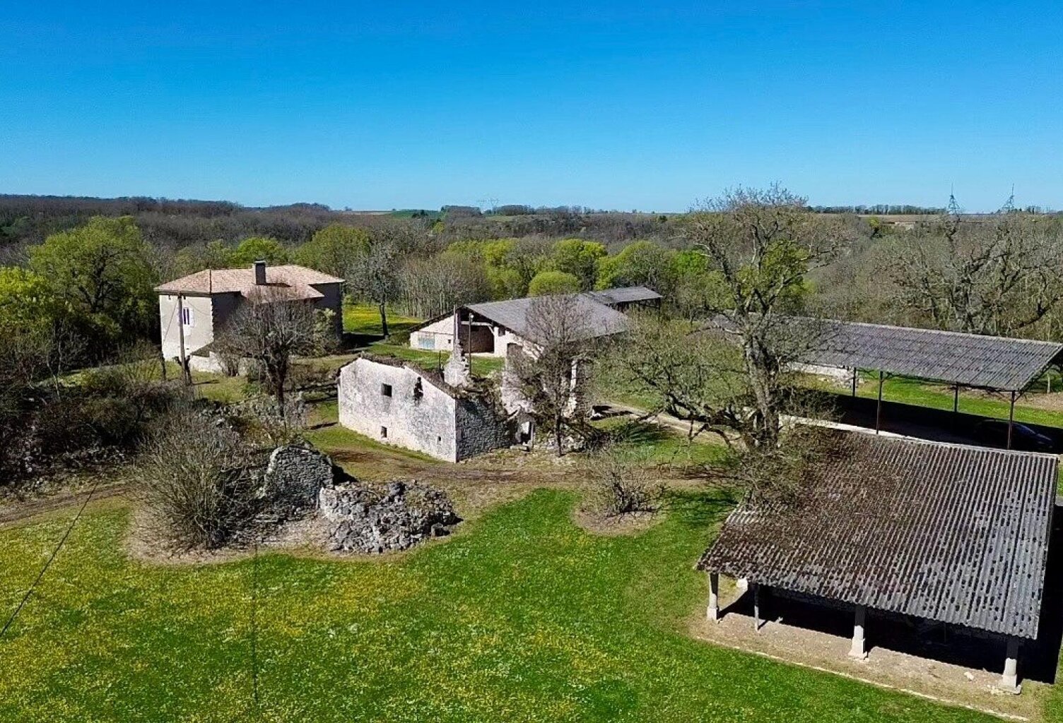 Hameau en pierres au calme, charme et nature. — photo 1