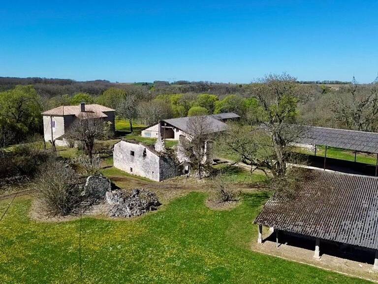 Hameau en pierres au calme, charme et nature. — photo 1