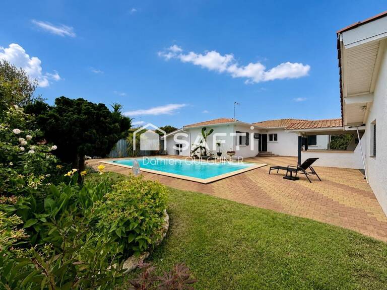 Spacieuse maison familiale, piscine, studio, 3 garages — photo 1