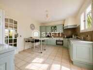 Spacieuse maison familiale, piscine, studio, 3 garages — photo 4