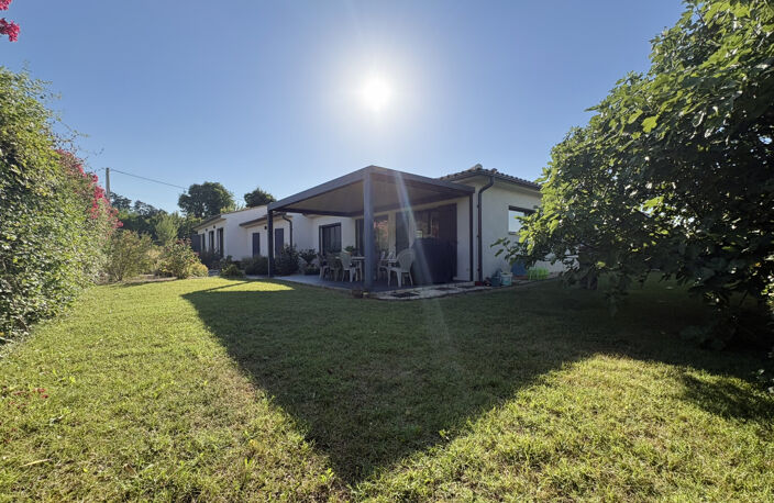 DEPT-30-A VENDRE-MEYNES Bel ensemble immobilier composé de d — photo 2