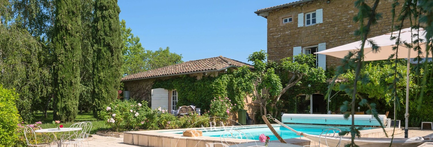 Maison 8 Pièces 320 m² à vendre à Cogny (69640)