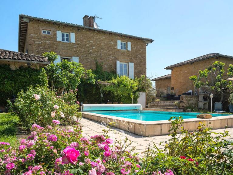 Beaujolais - Cogny - Propriété en pierres dorées d'environ 320 m² - terrain d'environ 3000 m² - 4 chambres - Piscine — photo 1