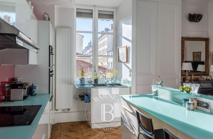 Lyon 2 - Ainay - Grand 6 pièces au 2ème étage de 172 m² - 4 chambres — photo 2