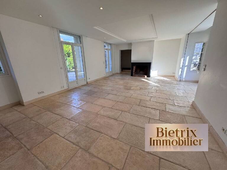 Maison 7 pièces 215 m² — photo 1