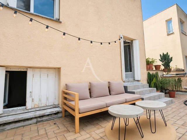 Maison de ville avec terrasse — photo du bien
