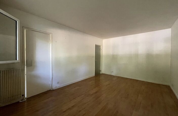 GRAND STUDIO DANS UN BEL ENVIRONNEMENT - PARKING — photo 5