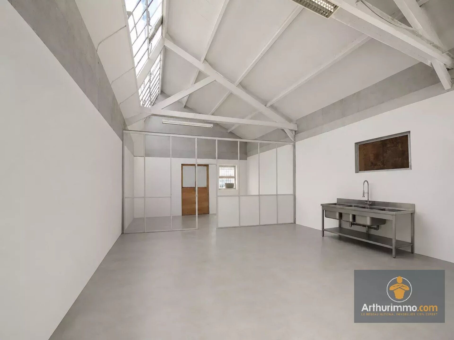 Local commercial 2 pièces 60 m² · à Tracy-le-Mont · 60 m² · 370 €/mois