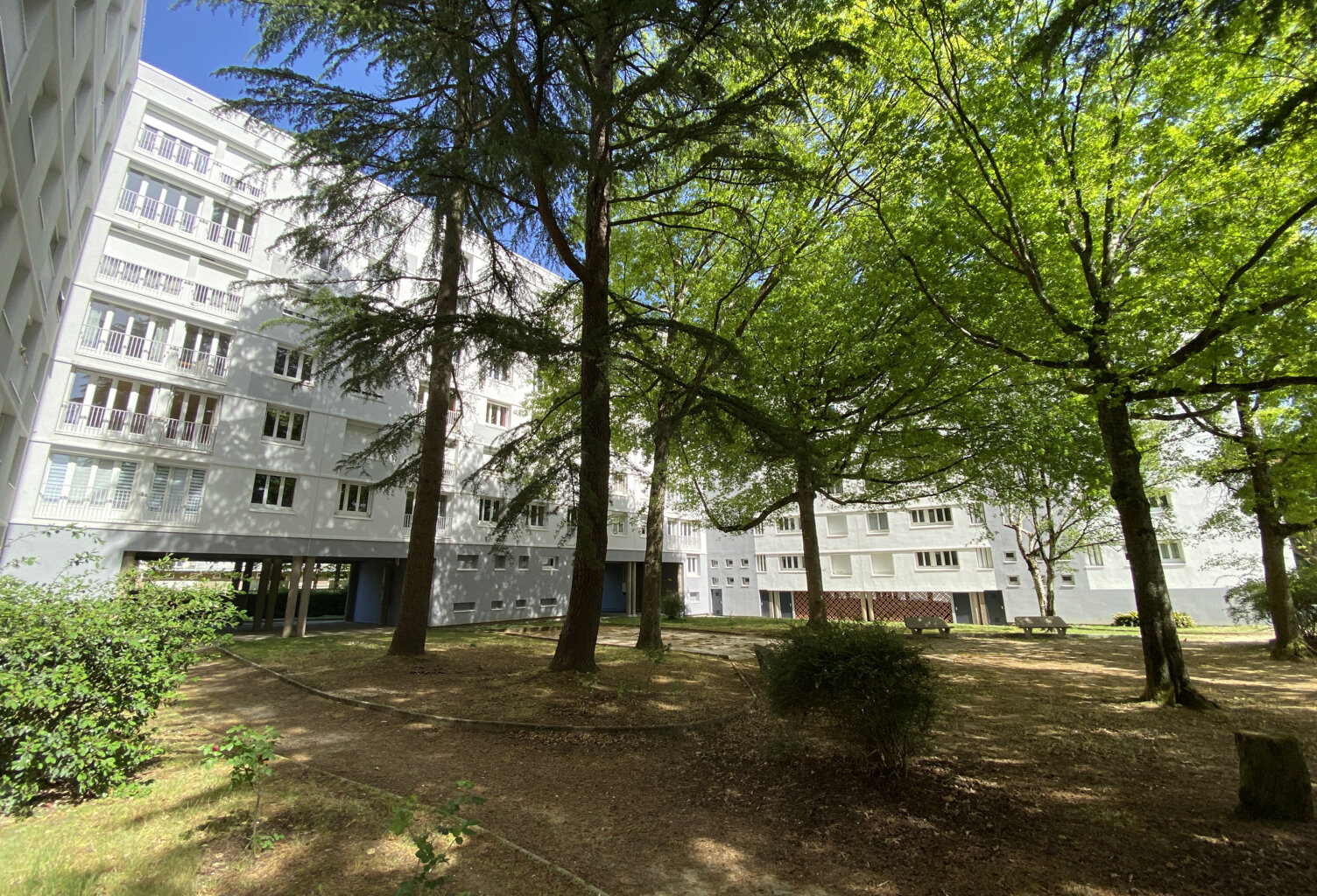 Chalâtres /Toutes Aides - T4 pièces 82 m2, pk privatif, cave — photo 1