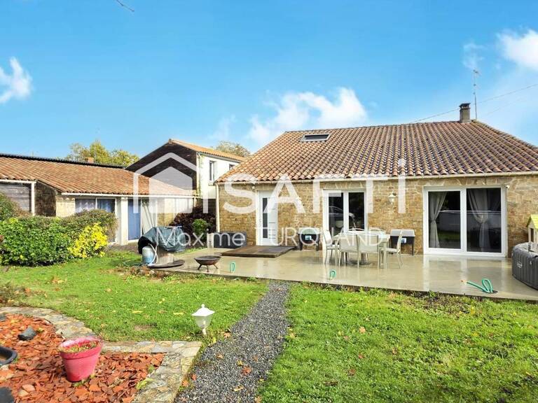 Pavillon 131m², 3 chambres, 2132m² de terrain + dépendances. — photo 1