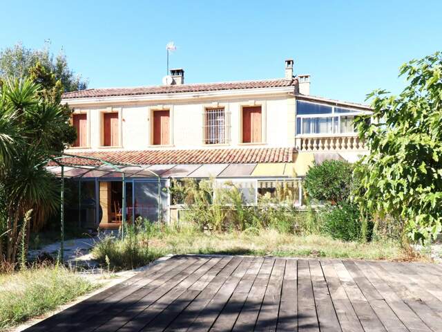 Sénas, maison 215m² sur terrain de 1450m² — photo du bien