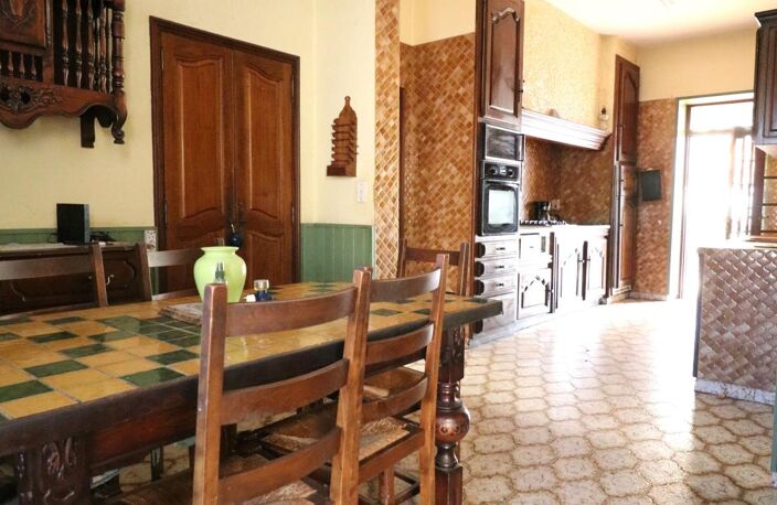 Sénas, maison 215m² sur terrain de 1450m² — photo 2