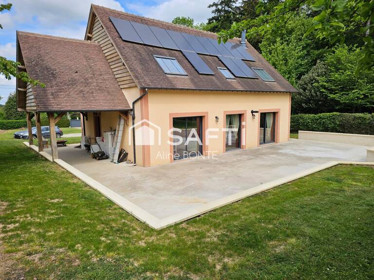 Maison contemporaine avec panneaux photovoltaïques — photo 1