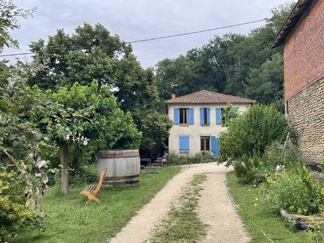 Maison avec vue pyrénéen avec dépendances aménagables, 2.8ha — photo du bien