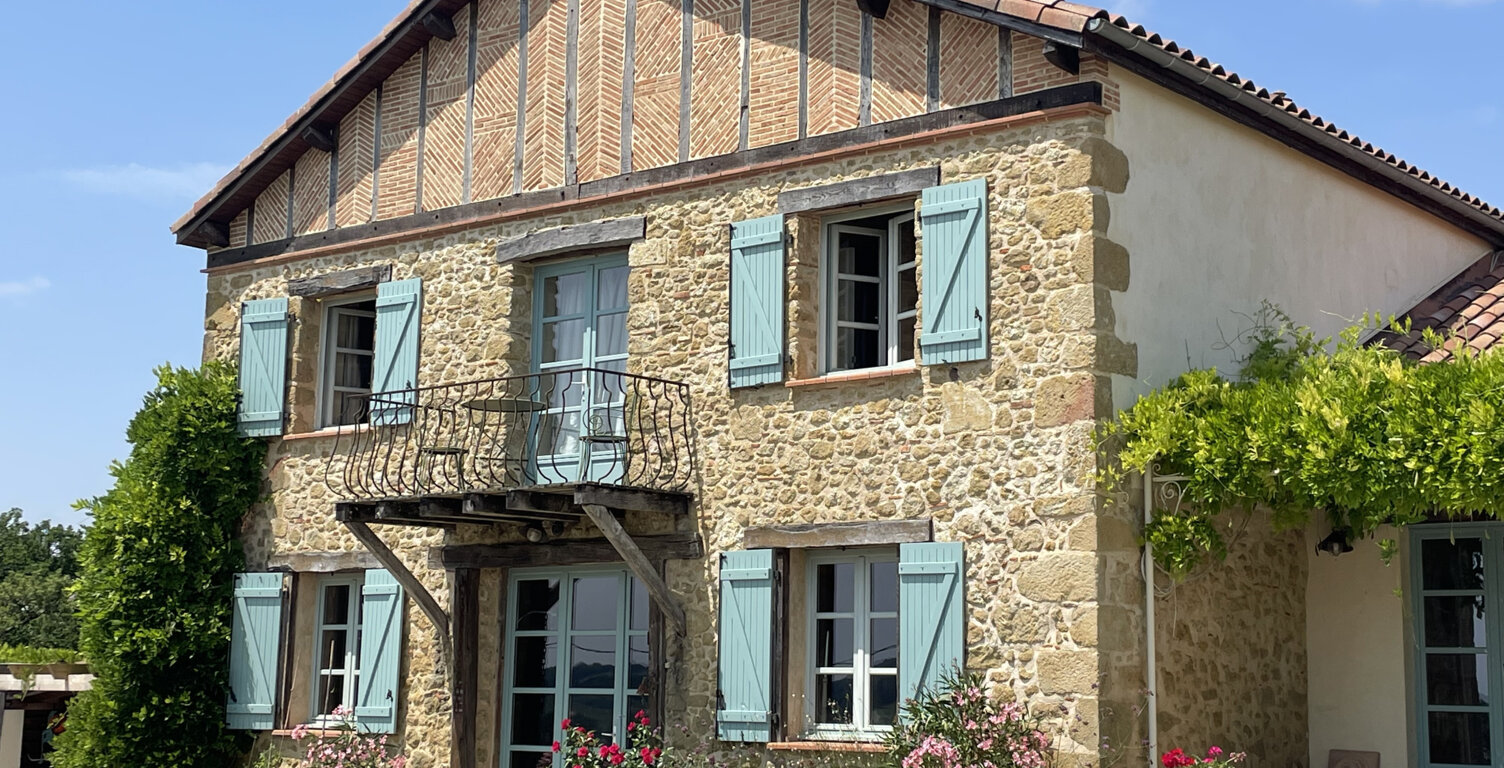 Maison Restaurée avec Goût, Gîte Indépendant, Piscine et Vue — photo 1
