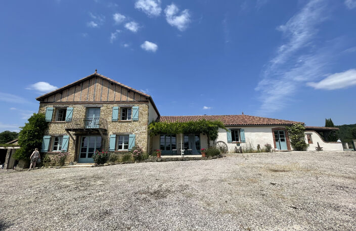 Maison Restaurée avec Goût, Gîte Indépendant, Piscine et Vue — photo 2
