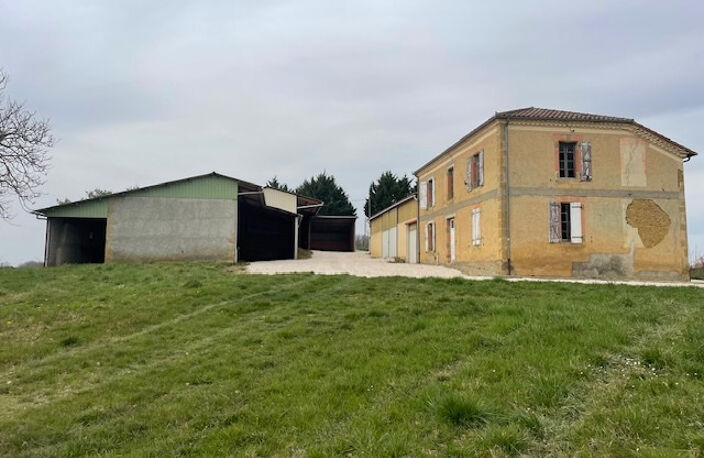 Maison et grandes bâtiments agricoles, terrain 5000m2, vue P — photo 4