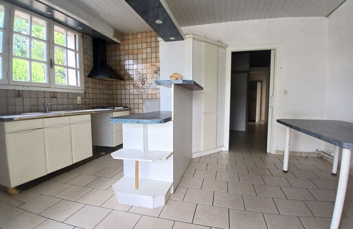 Maison familiale avec piscine   Gare TGV d'Angoulême à proxi — photo 5