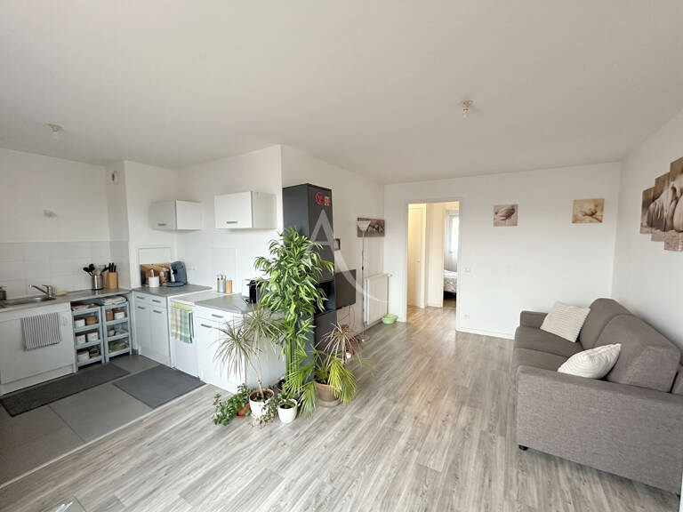 APPARTEMENT 3 PIÈCES AVEC LOGGIA ET PARKING  PROCHE GARE — photo 1